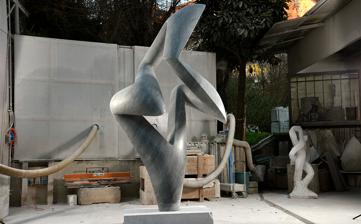 monumental sculpture by Richard Erdman