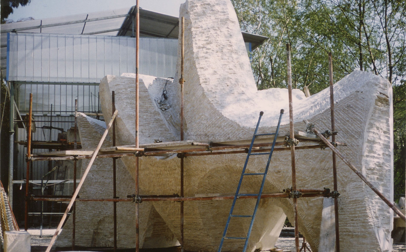 Richard Erdman modern sculptor large installation
