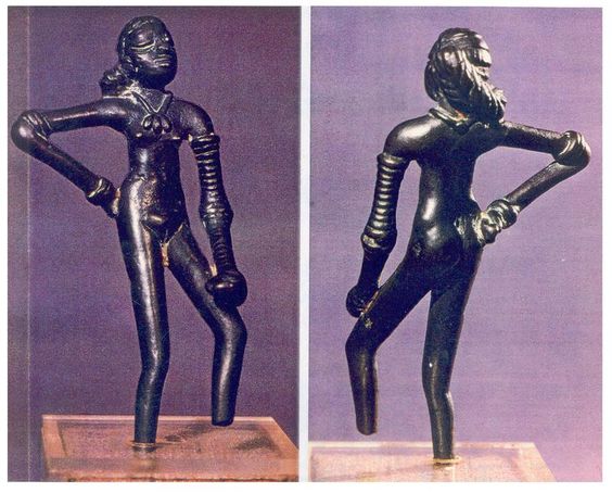 The earliest known bronze sculpture, Dancing Girl of Mohenjo-Daro, depicts a woman with her arm resting on a jutted out hip. 