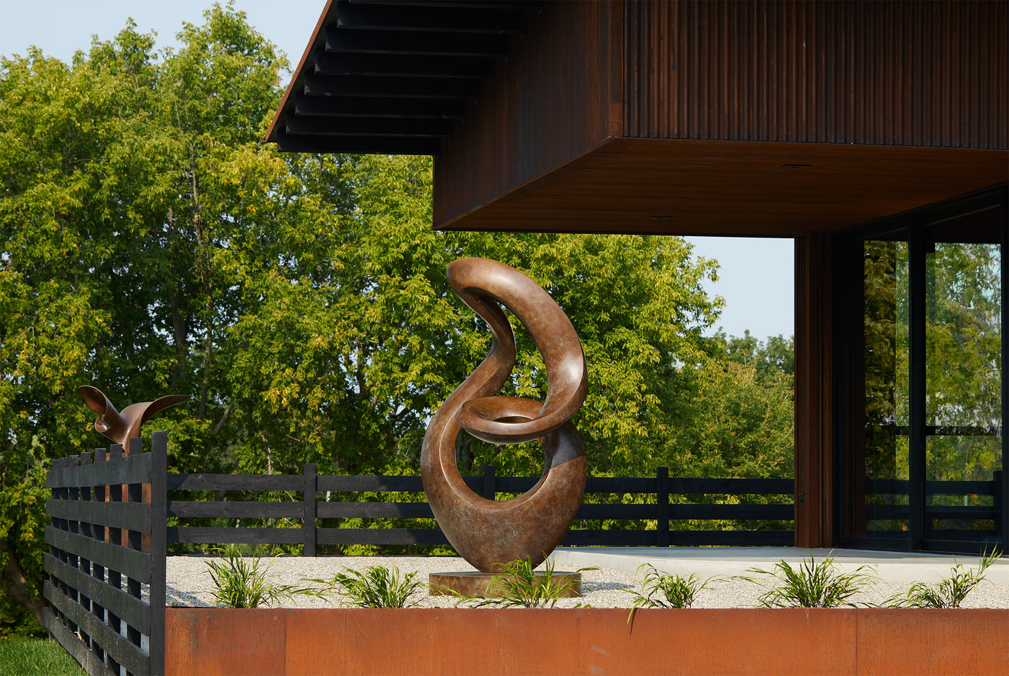 Bronze monumental sculpture